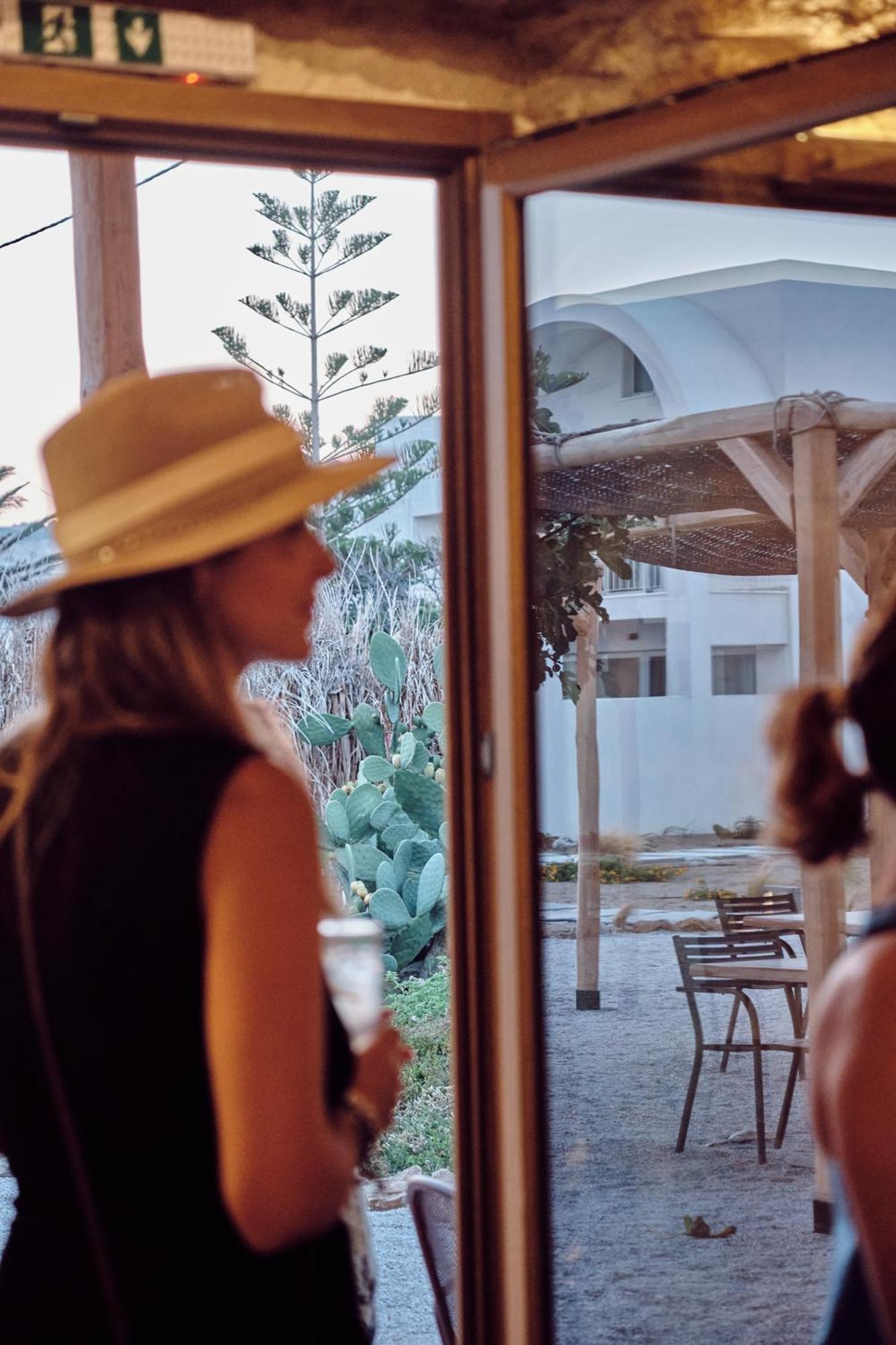 Alero Seaside Skyros Resort Exterior photo
